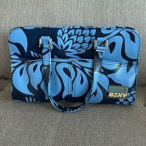 Used Roxy Vintage Blue Floral Roxy Folding Cosmetic Bag